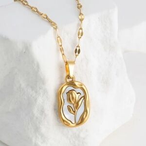 Stainless Steel Elegant Gold Pendant Necklace